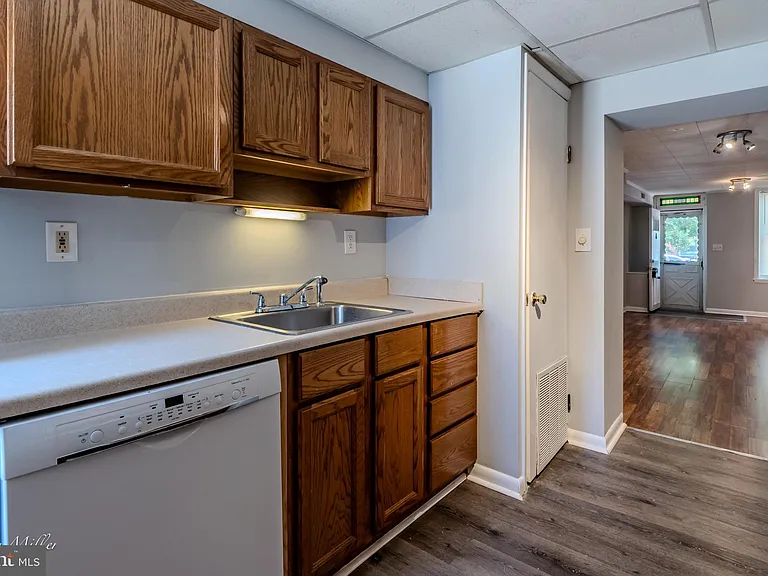 608 S Milton Ave — Photo 8