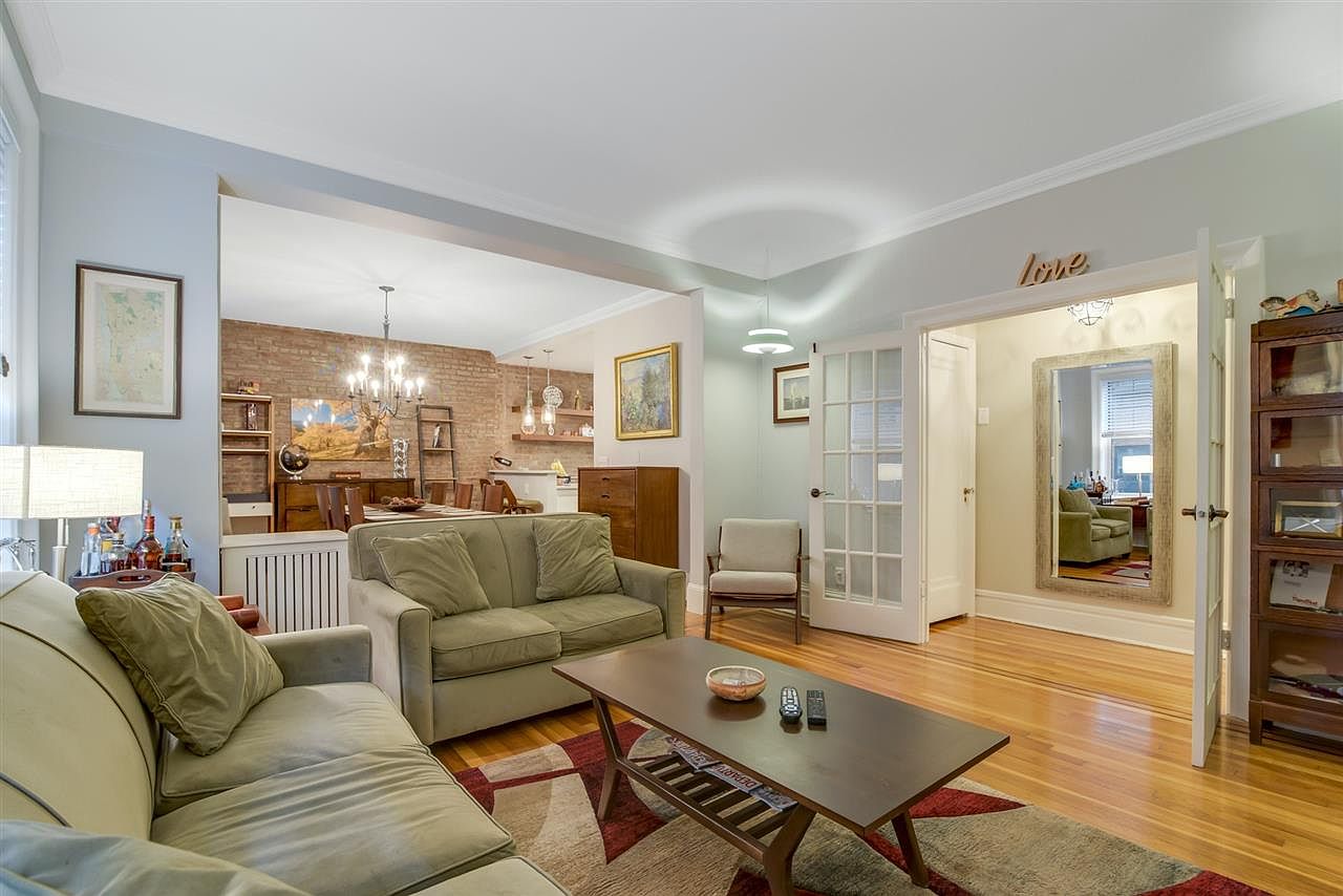 Property in a prime location with modern interiors