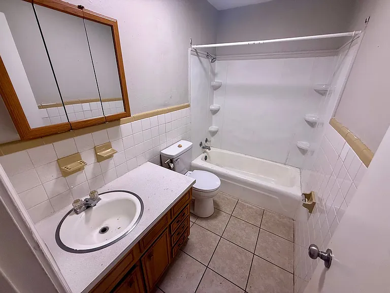 203 N Rogers St — Photo 6