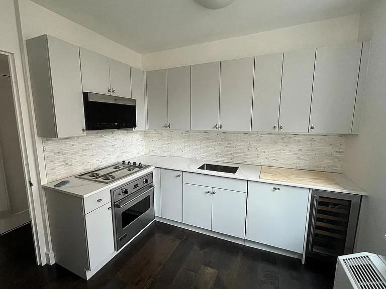 80 Riverside Blvd #8P — Photo 3