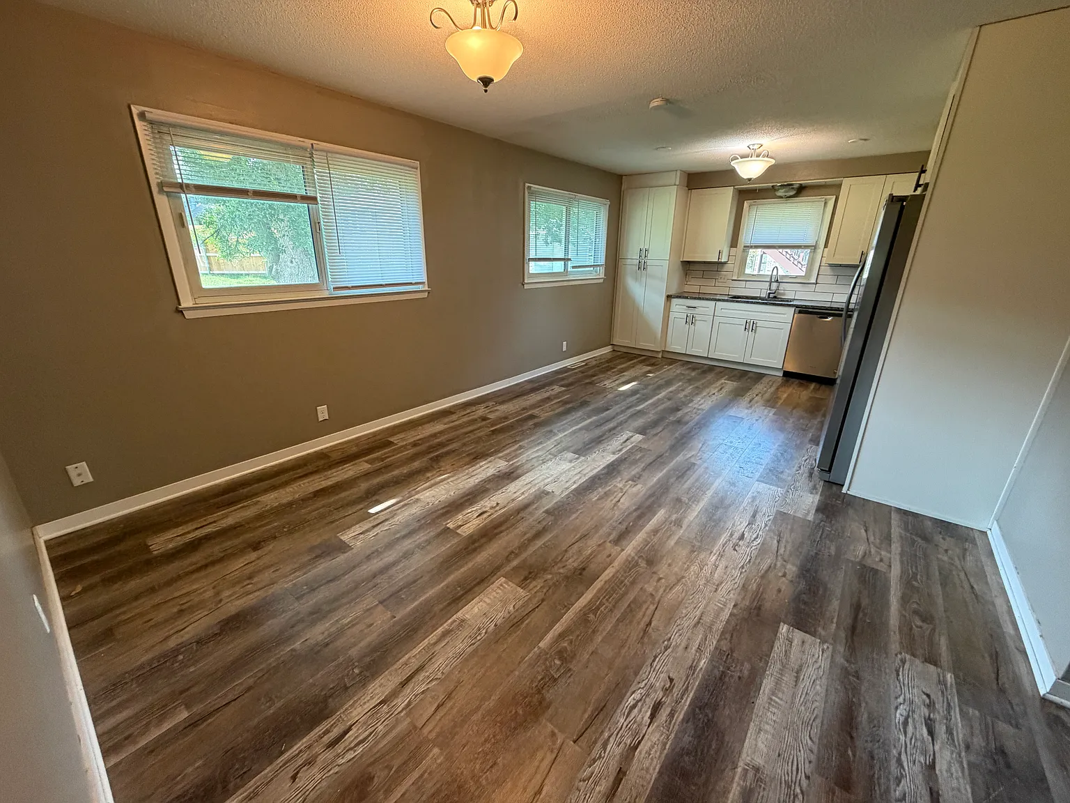 4 bed, 3.5 bath, 2500 sqft, $2,495 — Photo 4