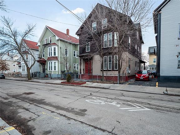 2nd image of 32 Tuxedo Ave
