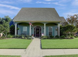 205 Wallingsford Cir, Youngsville, LA 70592