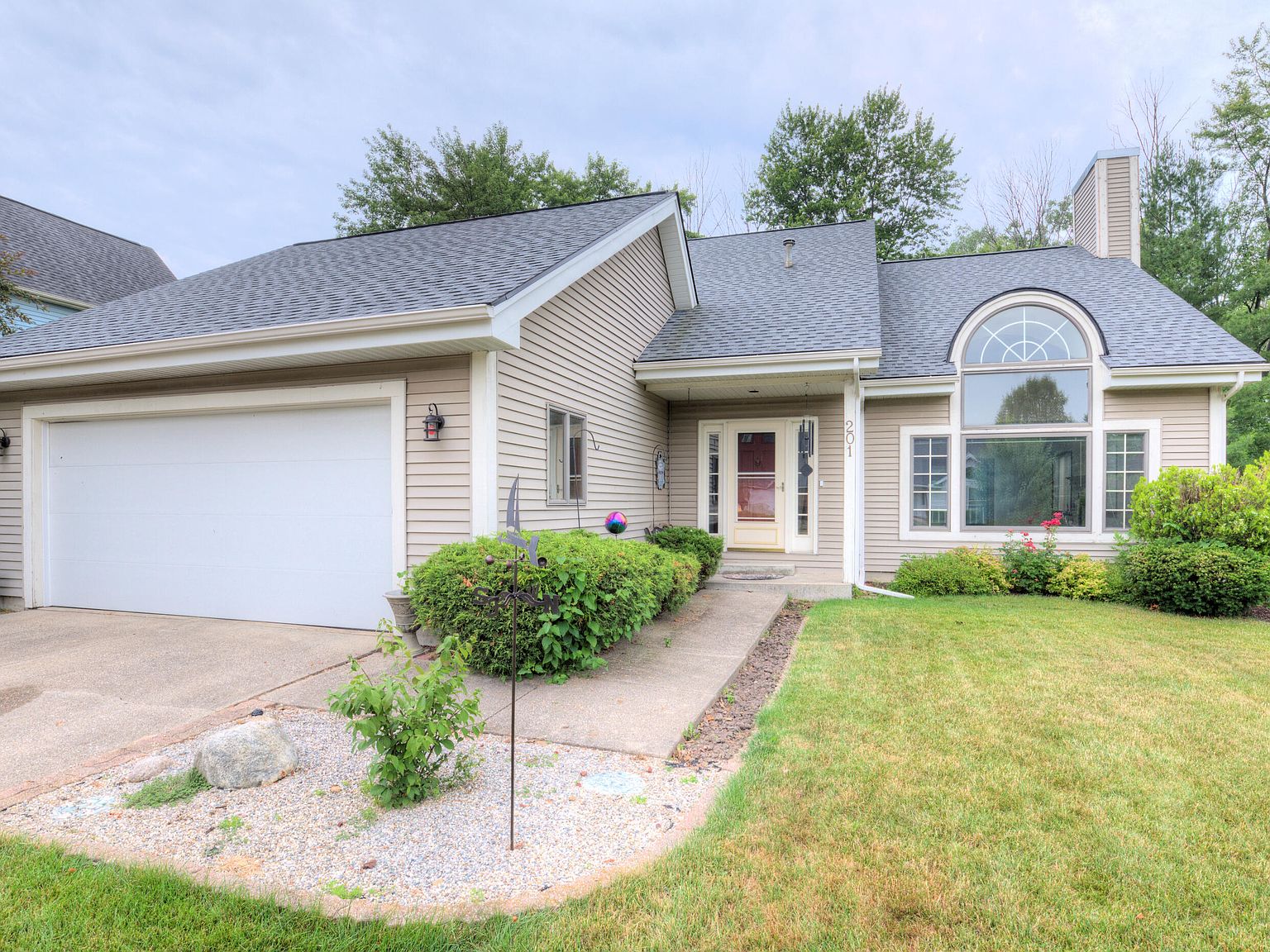 201 Standish St, Holland, MI 49423 Zillow