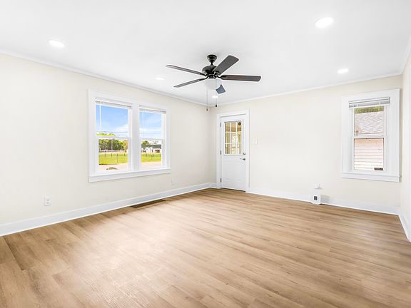 3rd image of 123 Arbor St
