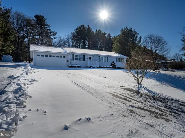 711 Heritage Dr, Oakland, MD 21550