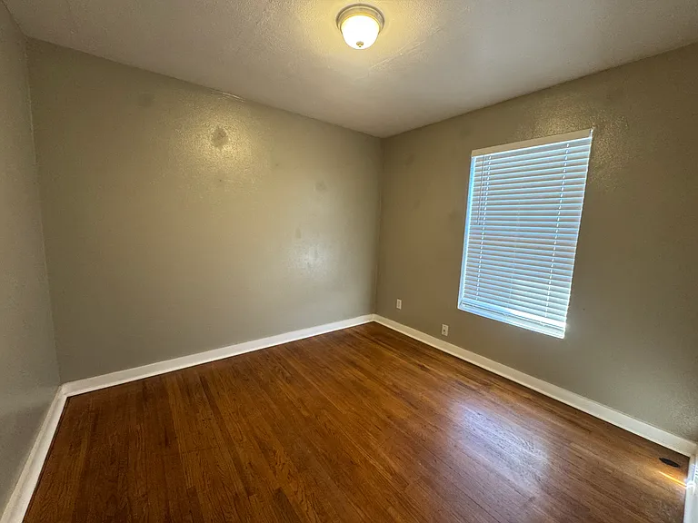 2042 NW 25th St #17 — Photo 15