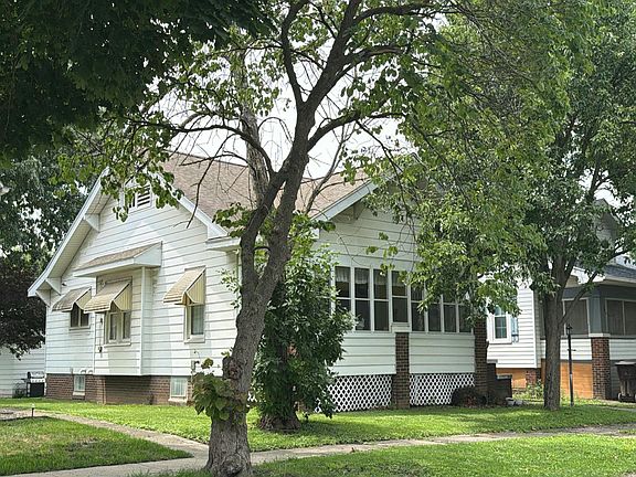 3rd image of 619 N Quincy St