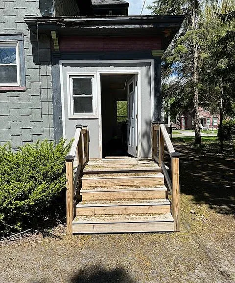 914 State St #3 — Photo 6