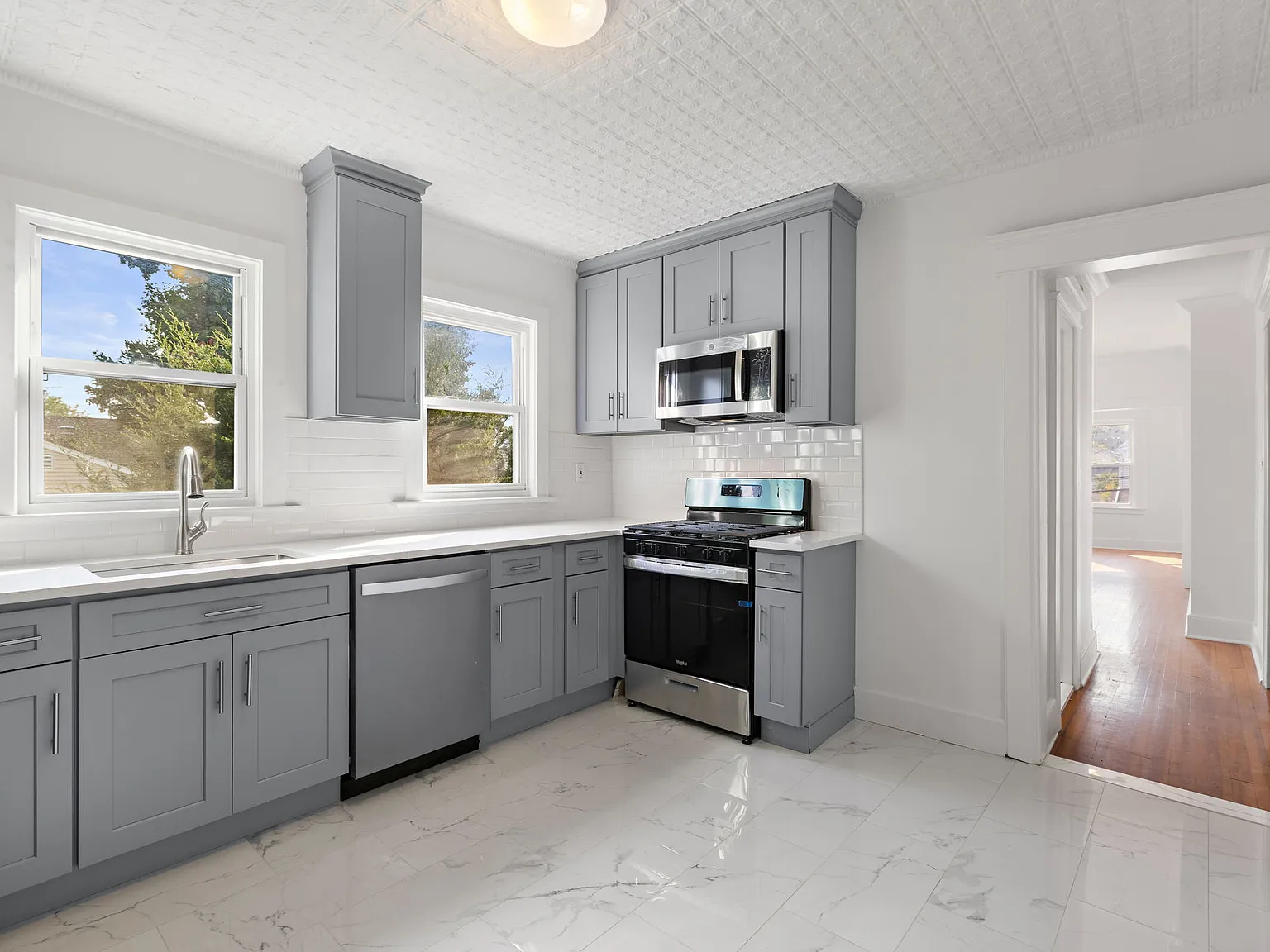 2 bed, 1000 sqft, $2,550 — Photo 4