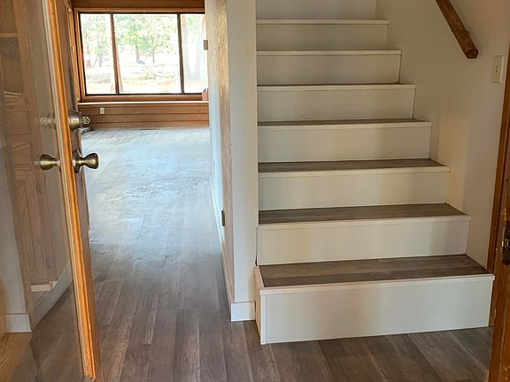 3rd image of 60267 Tall Pine Ave