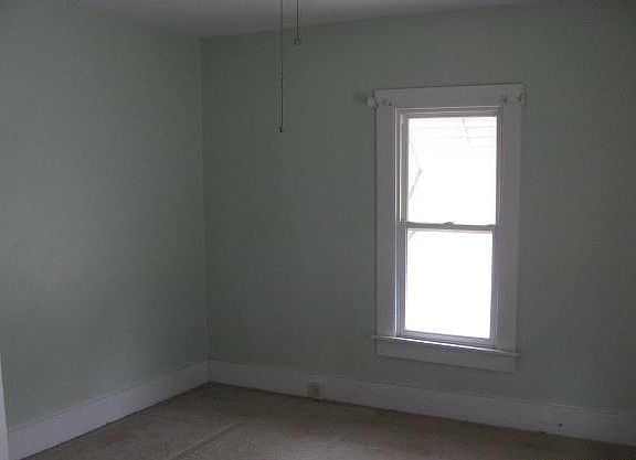 4th image of 827 N 6th St