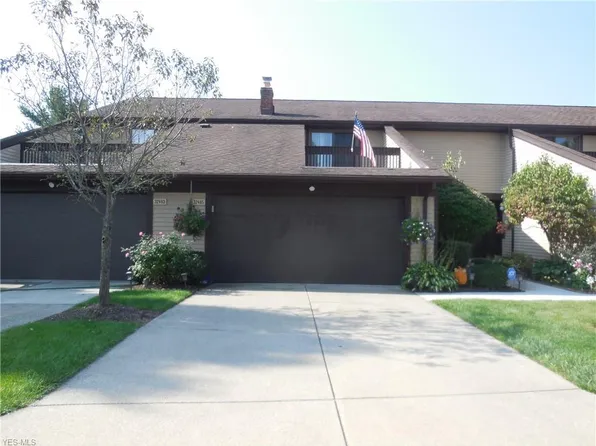 32495 Jefferson Dr #8, Solon, OH 44139