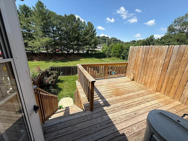 2390 Breckenridge Ct — Photo 3