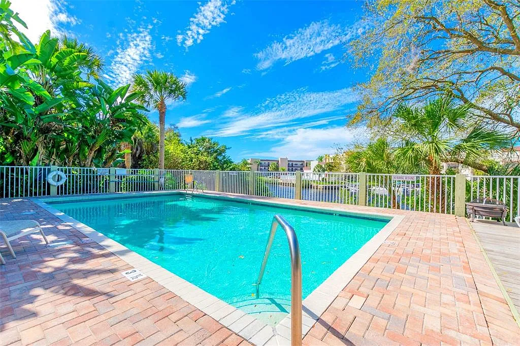 2 bed, 2.0 bath, 1000 sqft, $1,459 — Photo 3