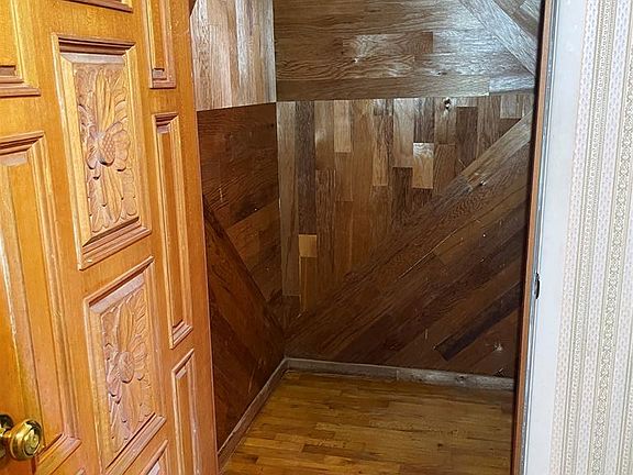 3rd image of 2012 Park Dr