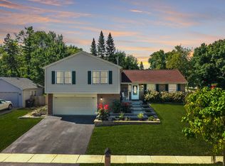 655 Pheasant Ridge Dr, Lake Zurich, IL 60047