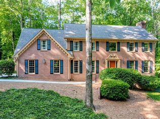 137 Roe Hampton Ln, Stone Mountain, GA 30087