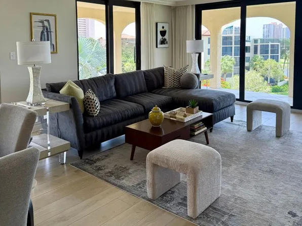 6020 Pelican Bay Blvd APT 402, Naples, FL 34108