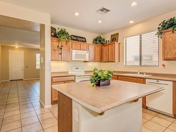4th image of 39520 N Noble Hawk Ct
