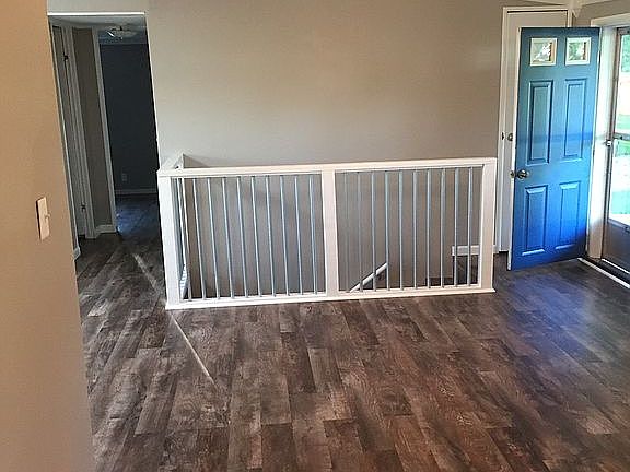 LR steps to basement