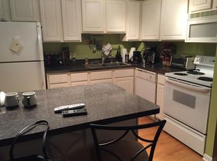 711 W Gordon Ter APT 811, Chicago, IL 60613