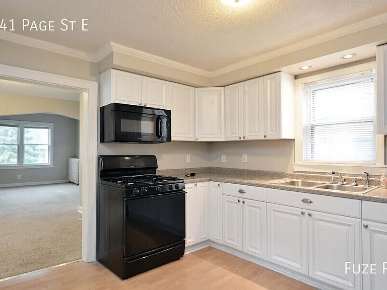 241 Page St E — Photo 14