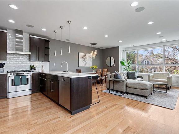 5th image of 821 W Roscoe St #3