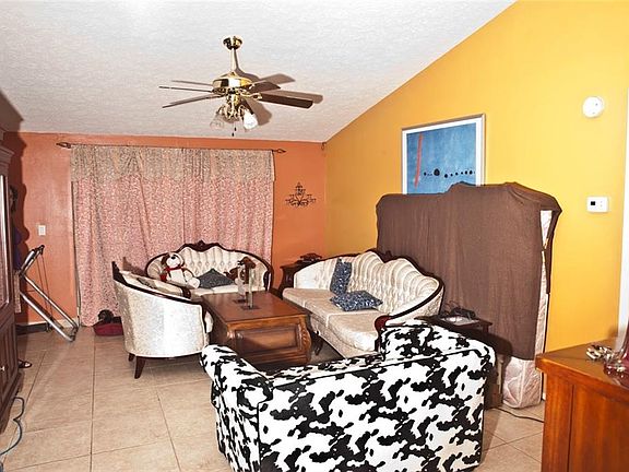 5th image of 3214 Fox Lake Dr