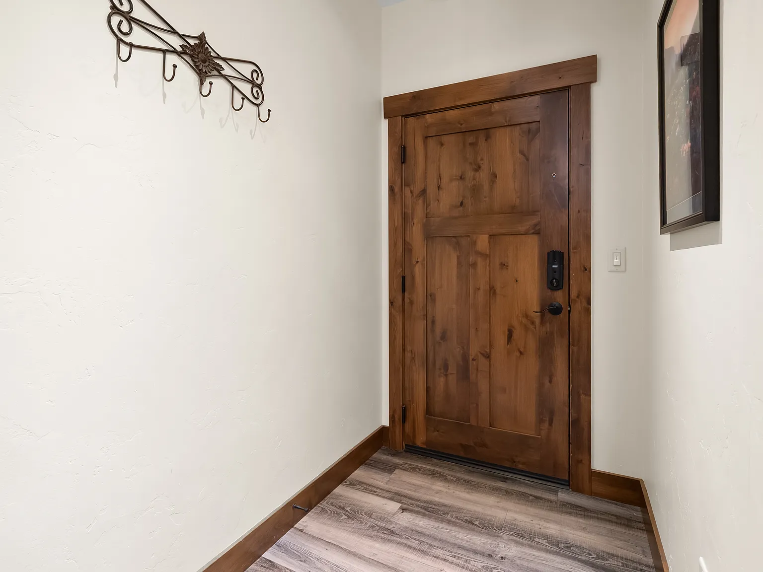 519 Nucleus Ave — Photo 1
