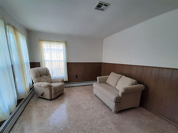3rd image of 3 Portsmouth Dr