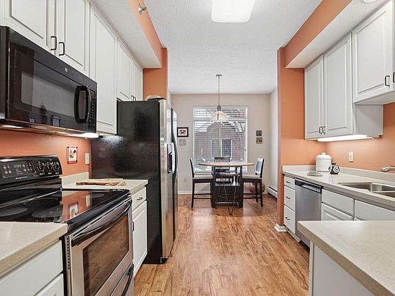 2nd image of 7400 Edinborough Way APT 5101