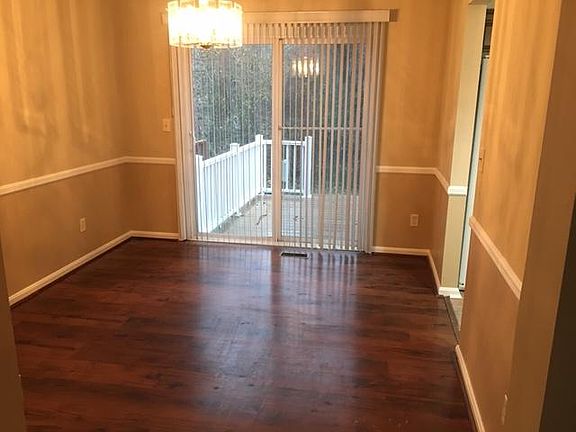 5th image of 806 Chesney Ln