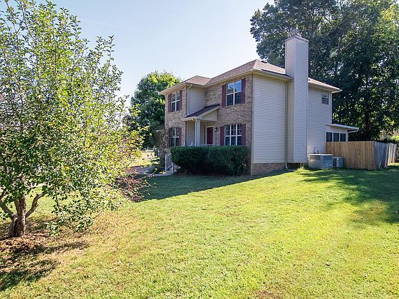 4th image of 1530 Barrywood Cir W