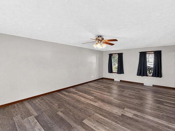 5th image of 4 Compass Point Ct