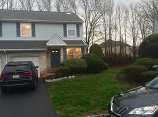 43 Hawthorn Dr, Edison, NJ 08820