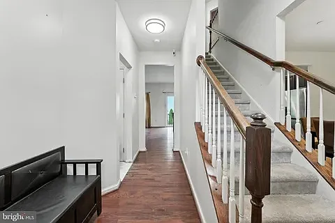 5 bed, 2264 sqft, $3,500 — Photo 2