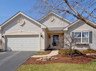 1148 Masters Pkwy, Aurora, IL 60506