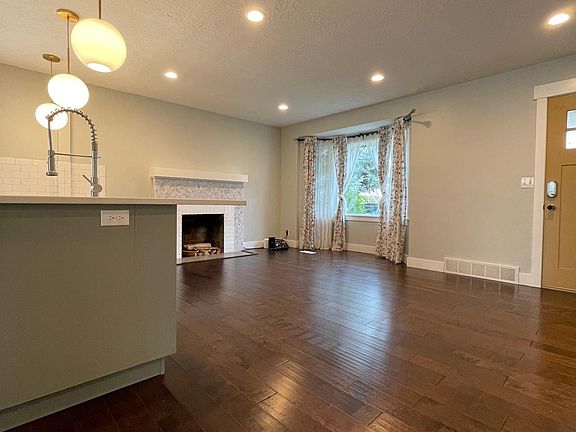 4th image of 2148 E Bryan Ave