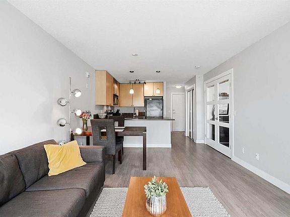 5th image of 25 E Richard Pl SW #312