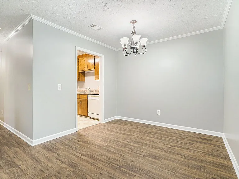 104 Oak Park Ct — Photo 23