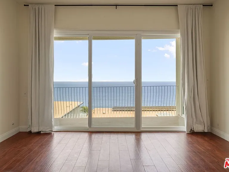 18103 Coastline Dr #8 — Photo 19