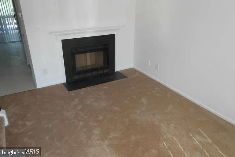 3 bed, 2.0 bath, 1497 sqft, $2,595 — Photo 2