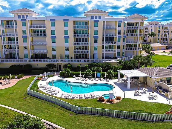 3rd image of 650 COLLANY ROAD #406