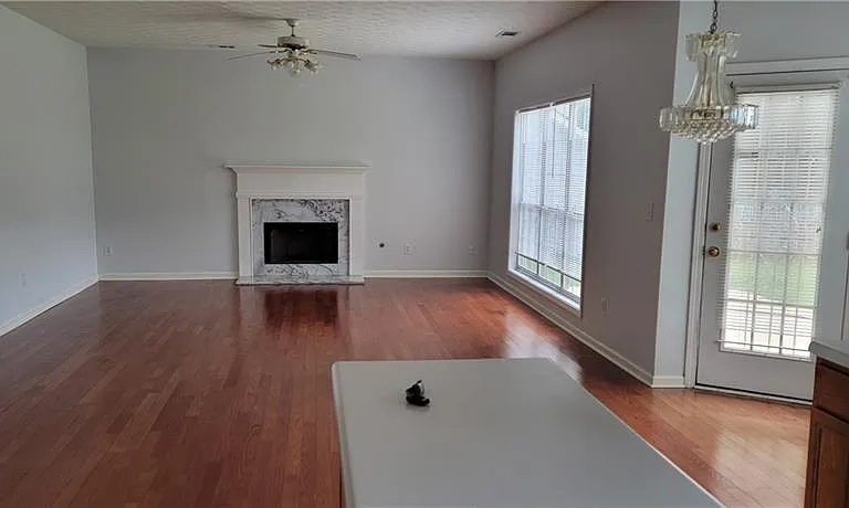 3748 Jackson Bluff Dr — Photo 3