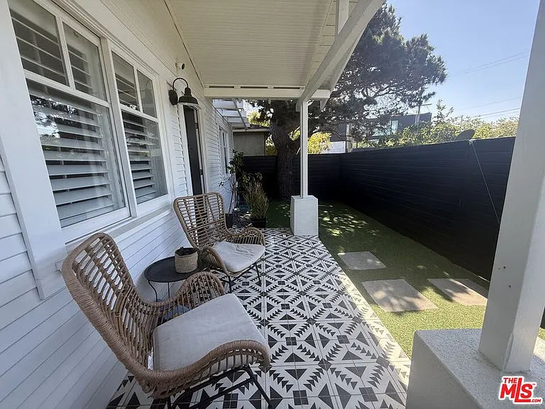 1605 Cabrillo Ave — Photo 32