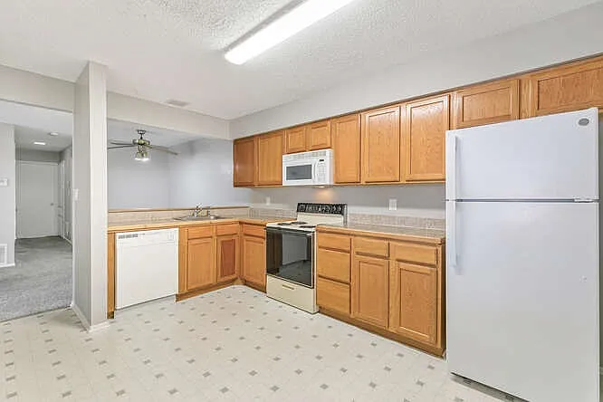2380 E Geddes Ave #B — Photo 12