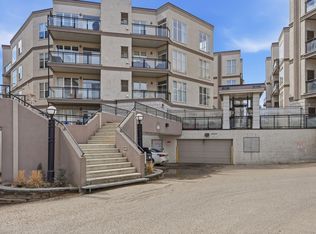 Southview Court, Edmonton, AB T6H 0R5