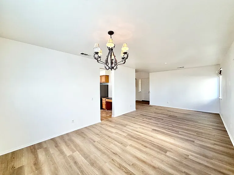 31409 Orchard Ln — Photo 8
