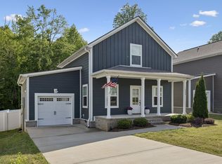 1004 Sycamore Rdg E, Burns, TN 37029